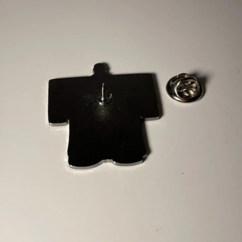 Kanye West Pin - Picture 9 of 9